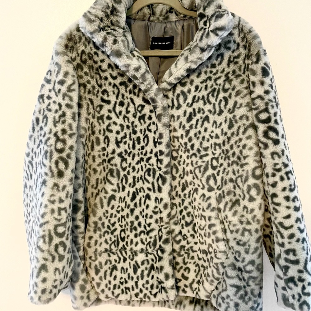 Something Navy faux fur leopard print coat